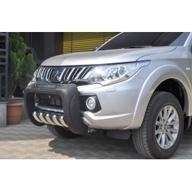 Mitsubishi L200 › 2016...