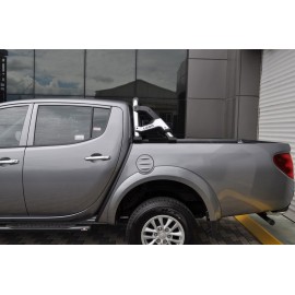 Mitsubishi L200 › 2016 Roll...