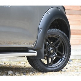 Extensions d'ailes avec rivets Nissan NP300 2016-2022