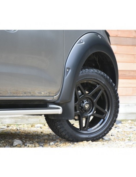 Extensions d'ailes avec rivets Nissan NP300 2016-2022